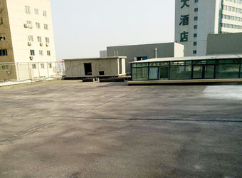 施工中